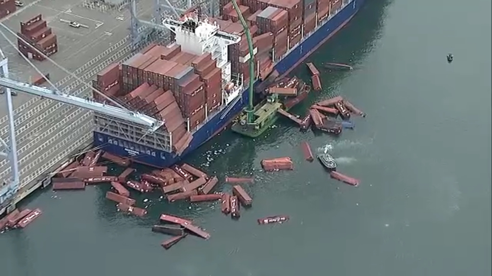 67 Containers Lost During Berthing at Long Beach Port